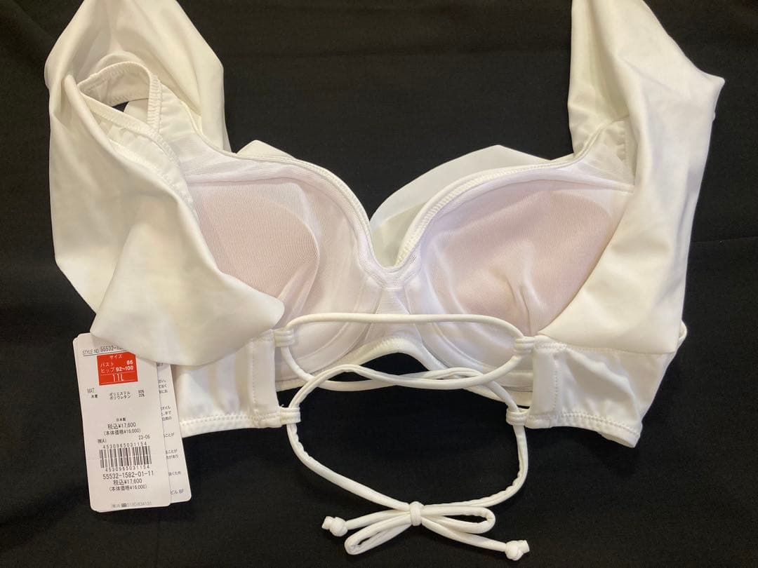 新品未使用タグ付⭐︎軽い着け心地でしっかり盛れる楽盛り水着ビキニ11LSan-ai