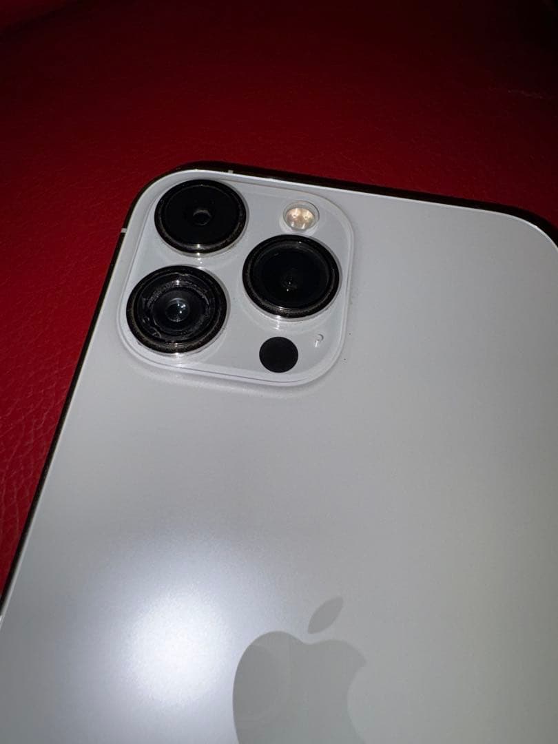 iPhone13Promax レンズ割れ シルバー 256GB