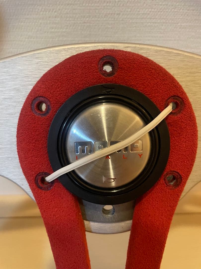 momo TREK 350mm レッド　ステアリング