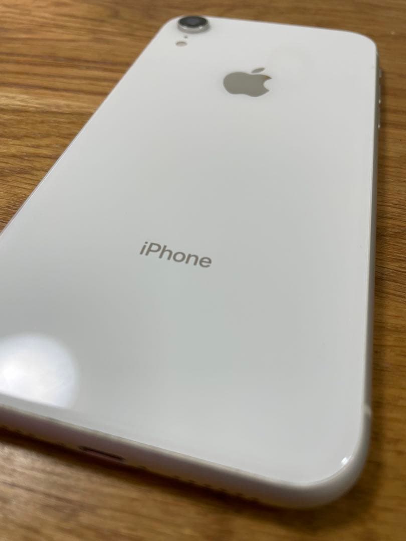 【美品】Apple iPhone XR ホワイト 本体