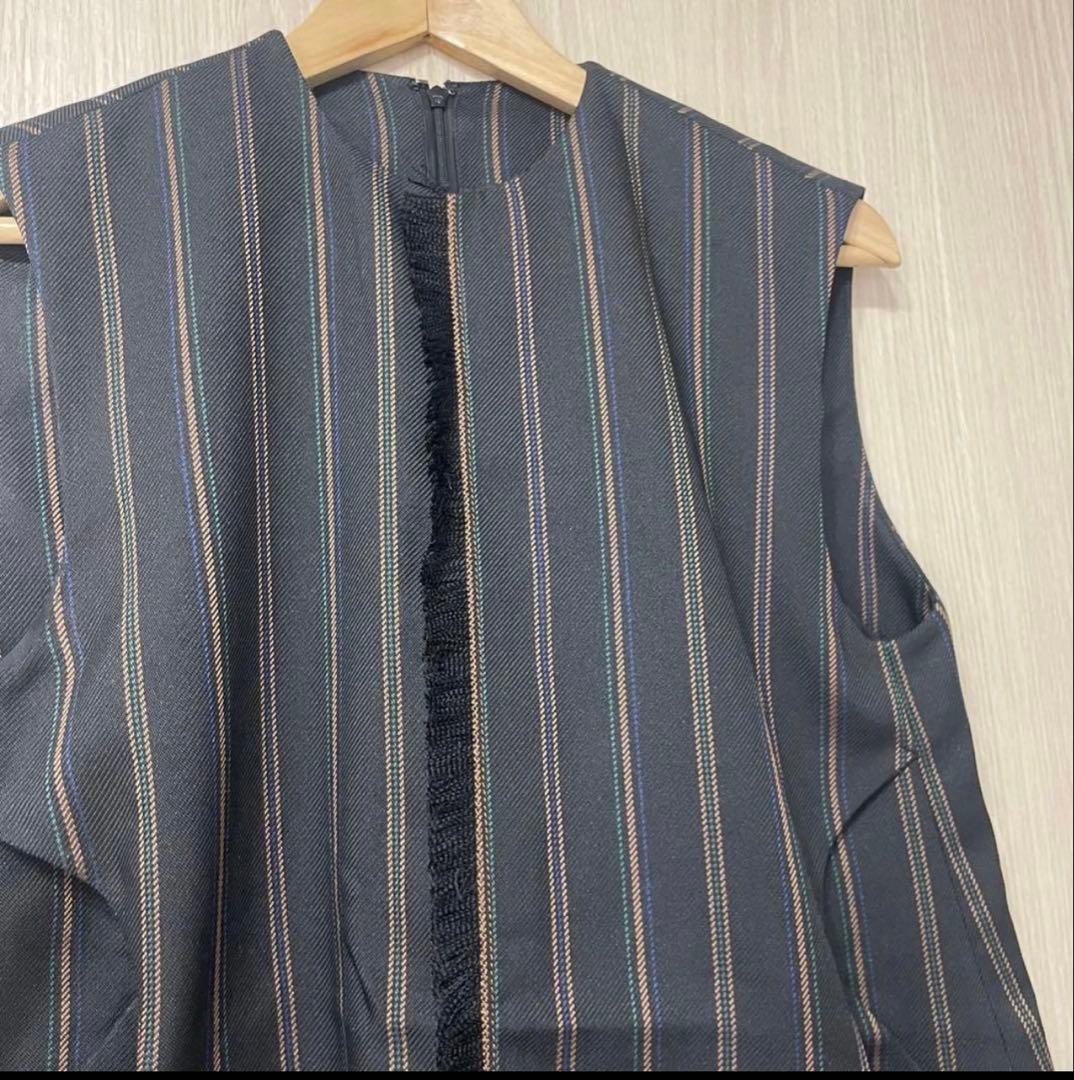 UN3D. アンスリード　 マルチピンストライプロングベスト