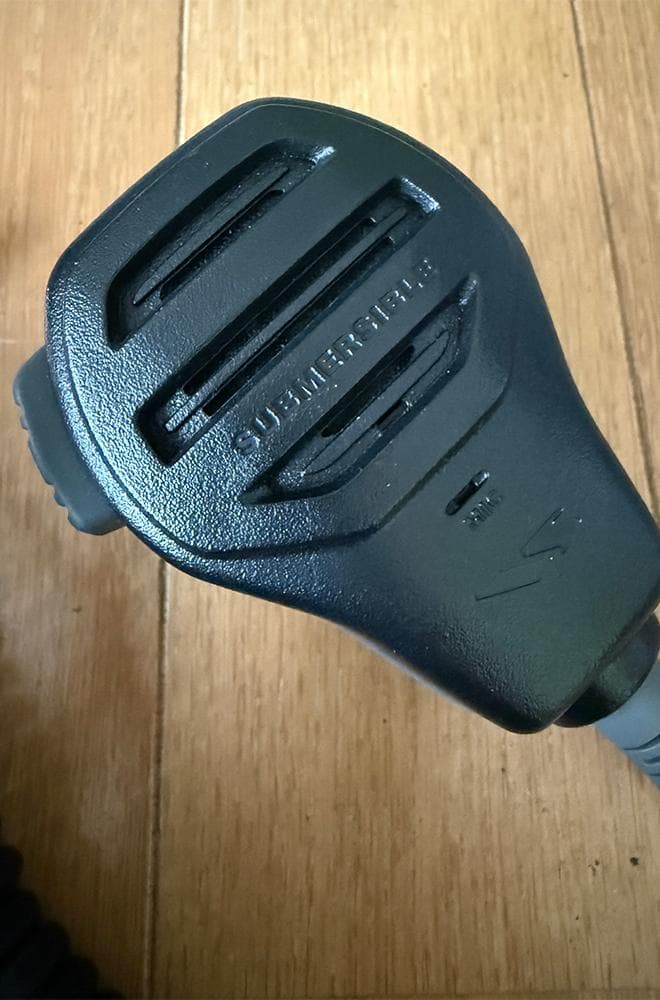 STANDARD VX-6 トランシーバーと付属品