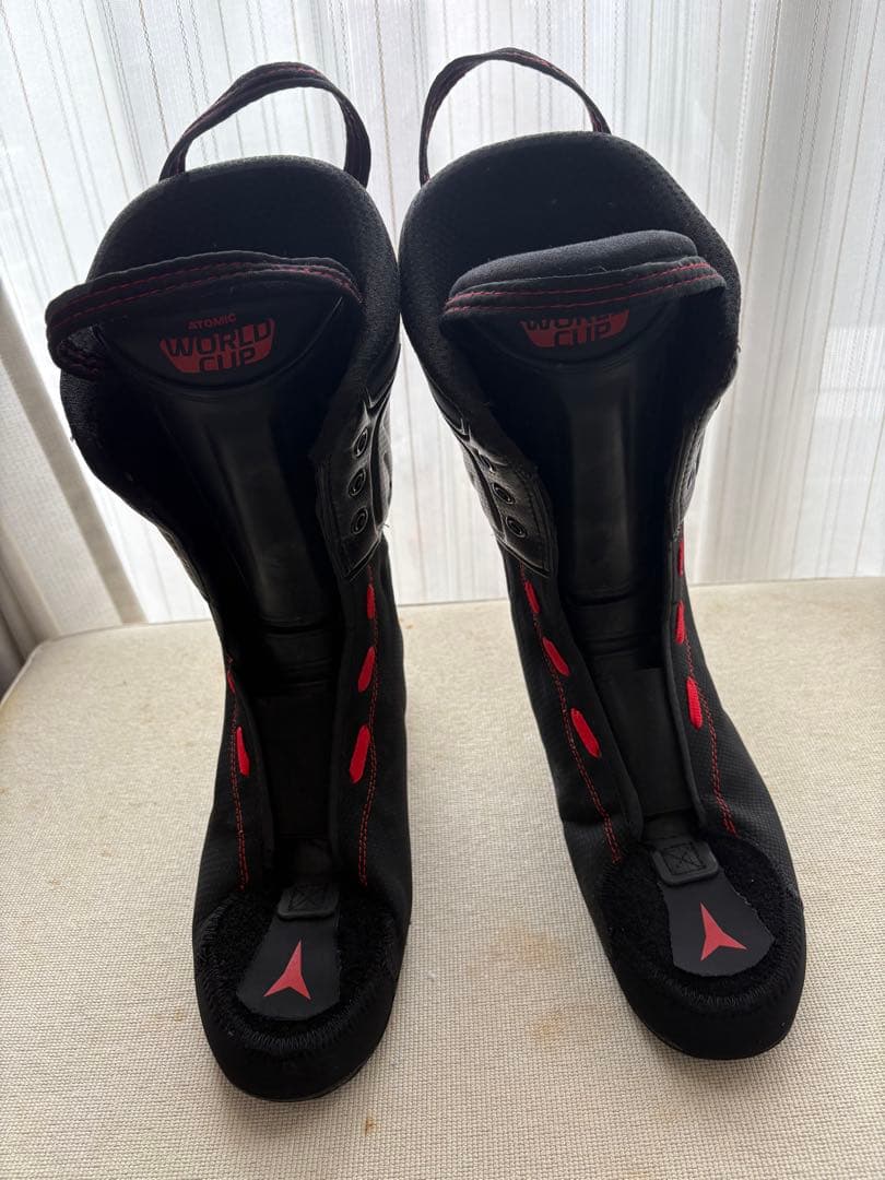 ATOMIC スキー ブーツ レッド