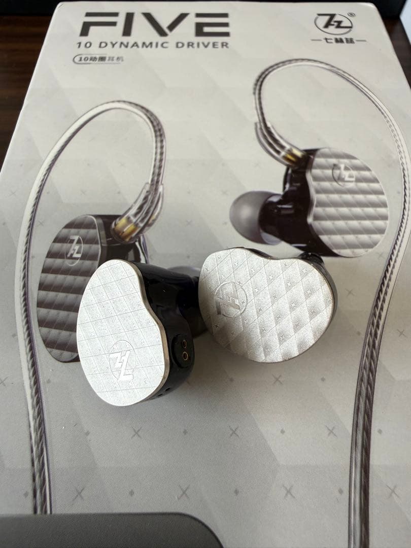 7Hz FIVE 10ダイナミックドライバー