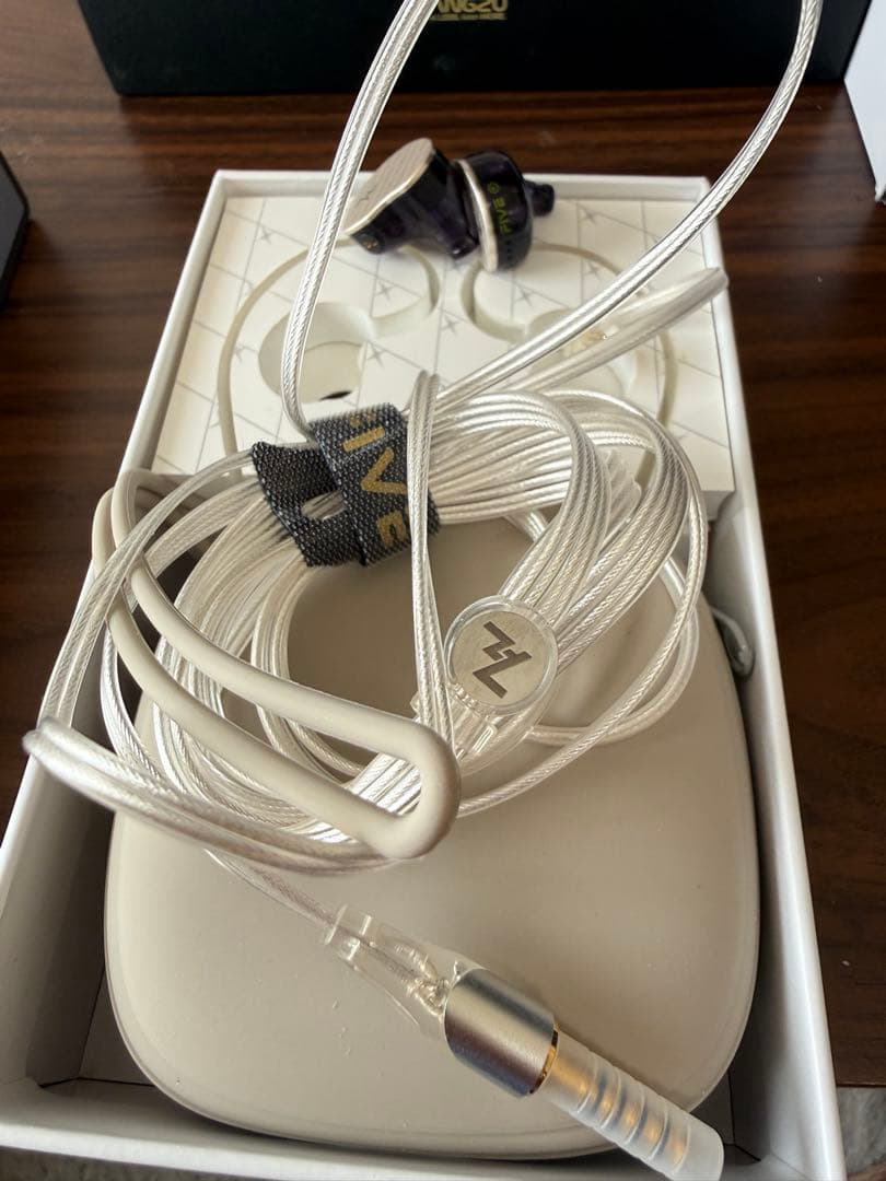 7Hz FIVE 10ダイナミックドライバー