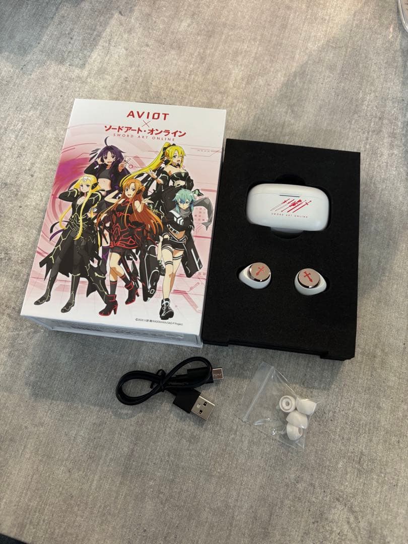 AVIOT ワイヤレスイヤフォン　ソードアート・オンラインコラボ ヒロインモデル