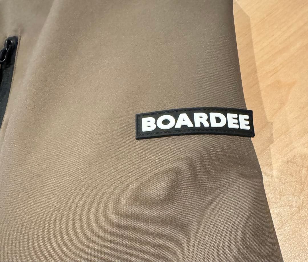 【美品】BOARDEE スノーウェア 上下セット Mサイズ