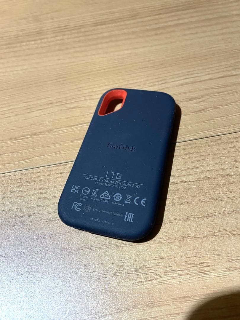 外付けハードディスク・ドライブ SanDisk Extreme Portable SSD 1TB