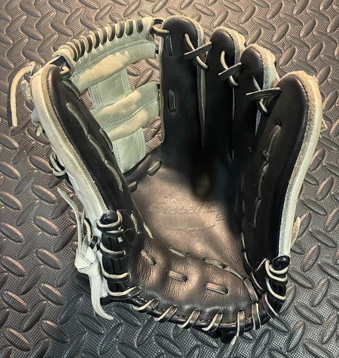 ま*す様 ミズノ　グローバルエリート　軟式　内野手　オーダー　グローブ　グラブ