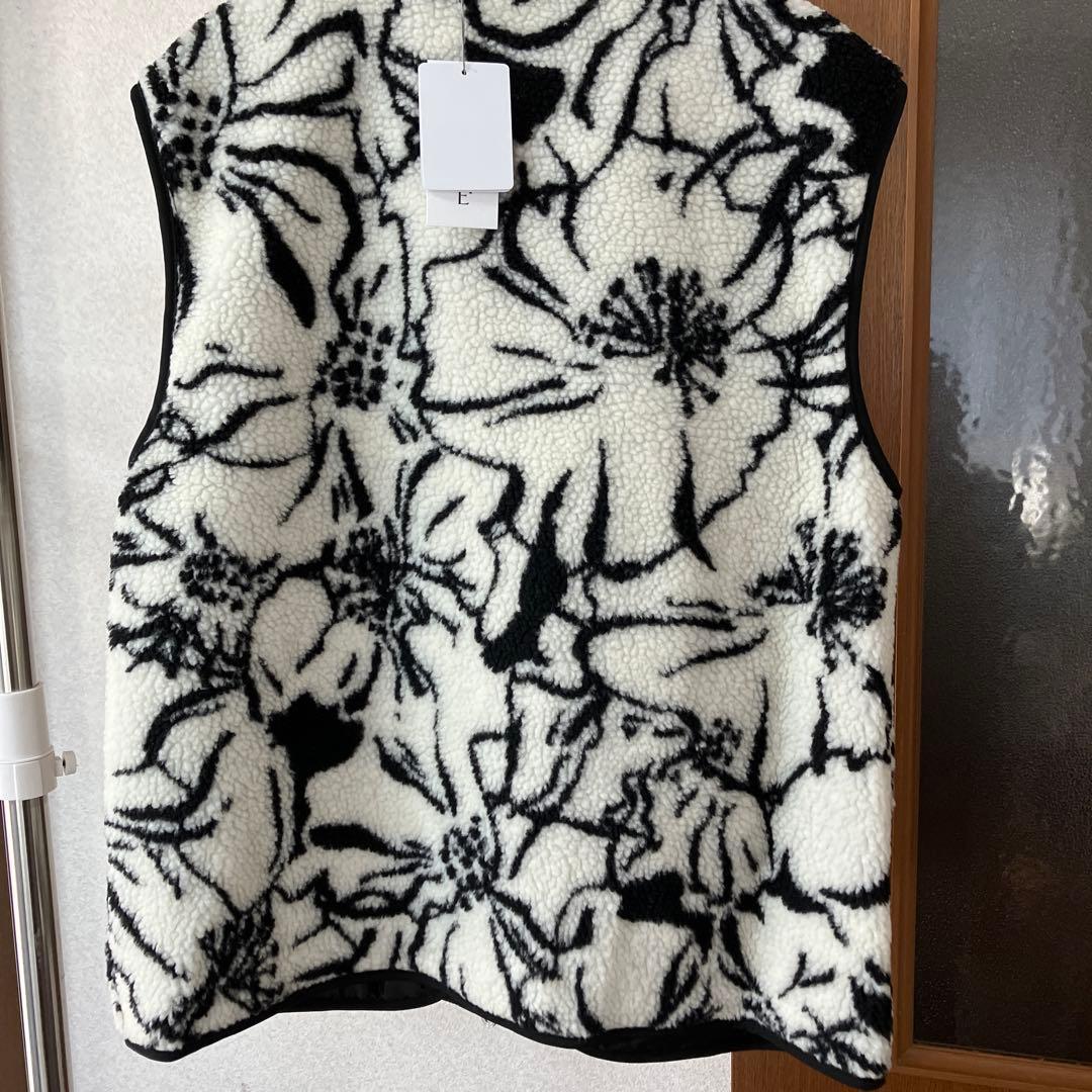 ラディエイトの柄ベスト