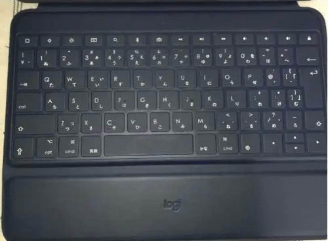 キーボードになるカバー付！iPad (8世代) 32GB Wi-Fiモデル