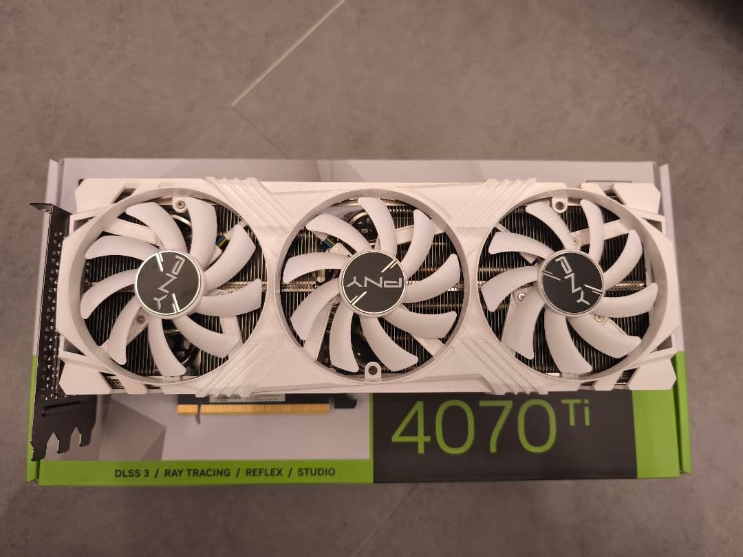PNY GEFORCE RTX 4070 Ti ホワイトエディション