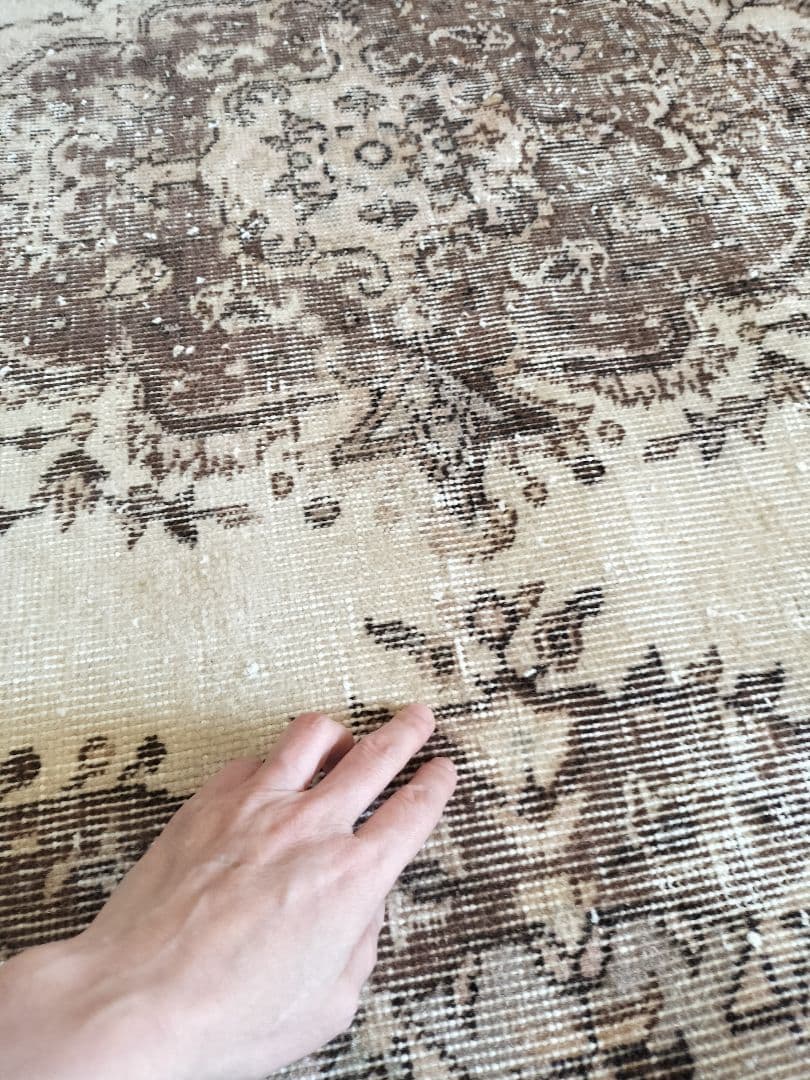 ベージュとココアブラウンのヴィンテージラグ　雅姫さんNo.698