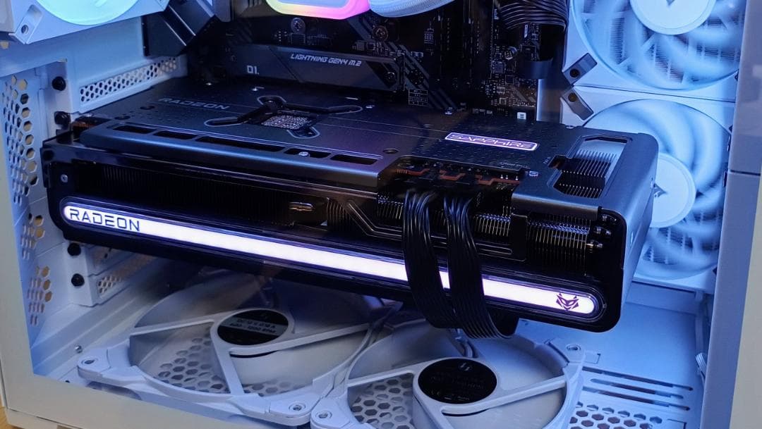 グラフィックボード・グラボ・ビデオカード Sapphire Nitro+ Radeon RX 7800 XT 16GB