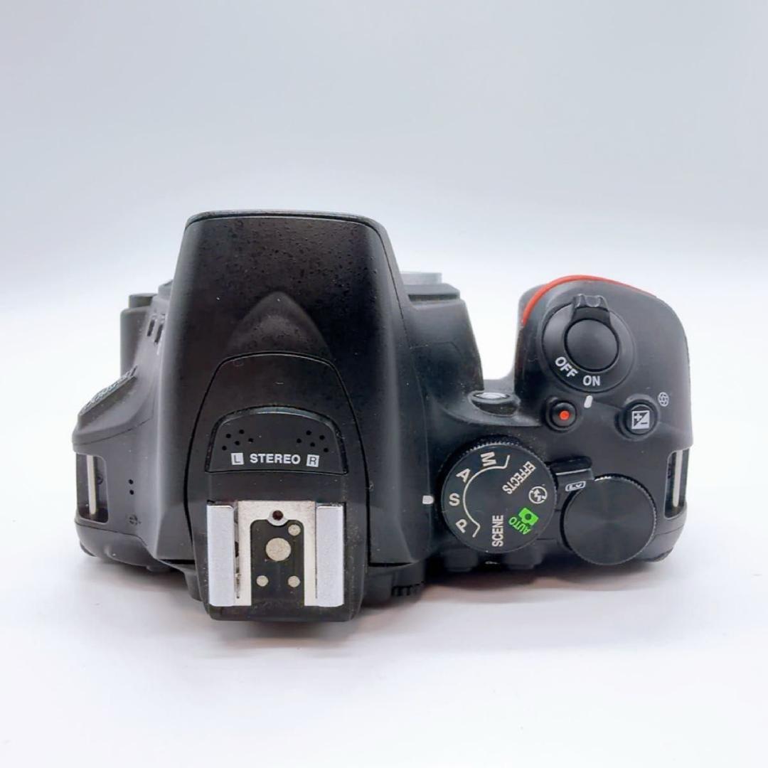 デジタル一眼レフ　ニコン　Nikon D5600 ダブルズームキット　箱付き