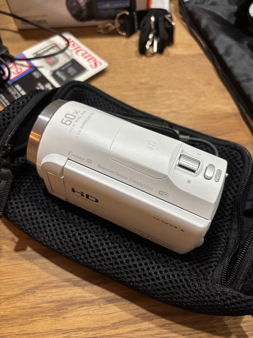 SONYハンディーカム　HDR-CX675 アクセサリー 三脚付属　ホワイト