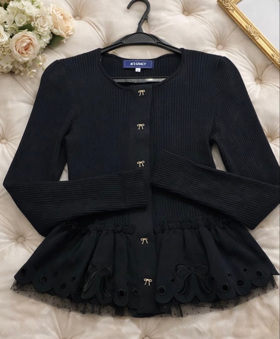 ★美品*M'S GRACY リボン刺繍ペプラムニットカーディガン