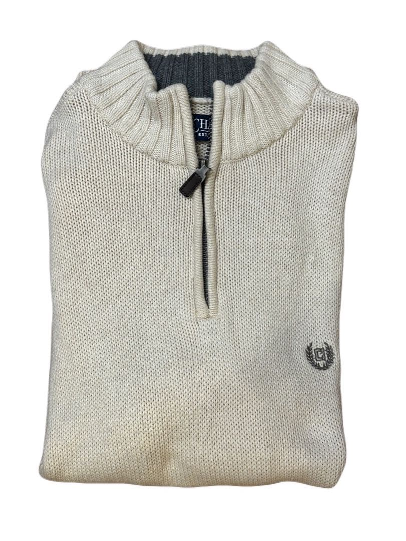 オフホワイト　ニットセーター