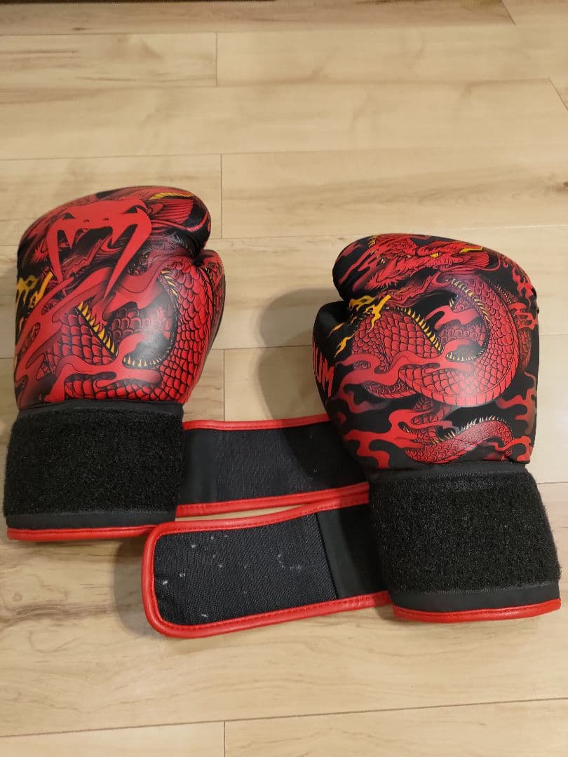 キックボクシング VENUM ボクシンググローブ　リングホーン　レガース