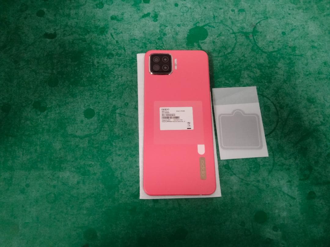 美品　Oppo A73 　おまけ