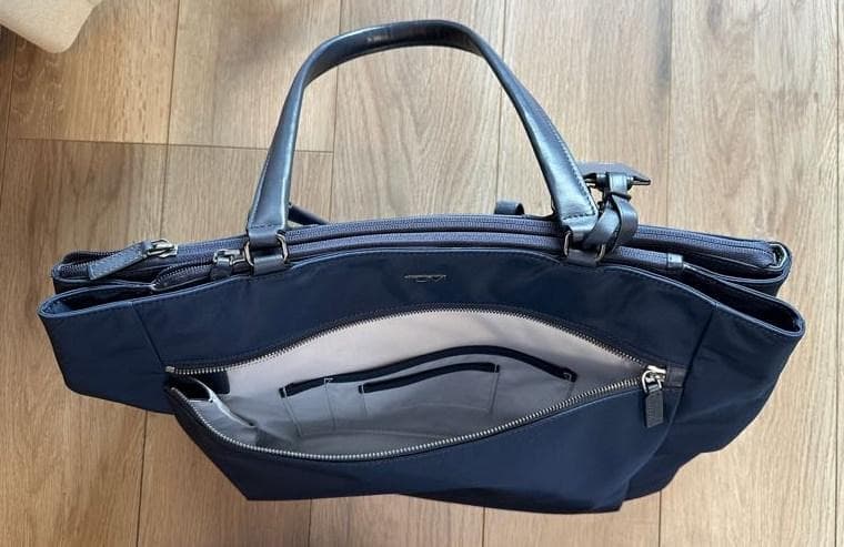 H*E様 TUMIトゥミ VOYAGEUR Shery Business Tot