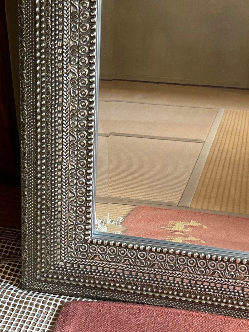 大きな装飾的な姿見 銀色フレーム