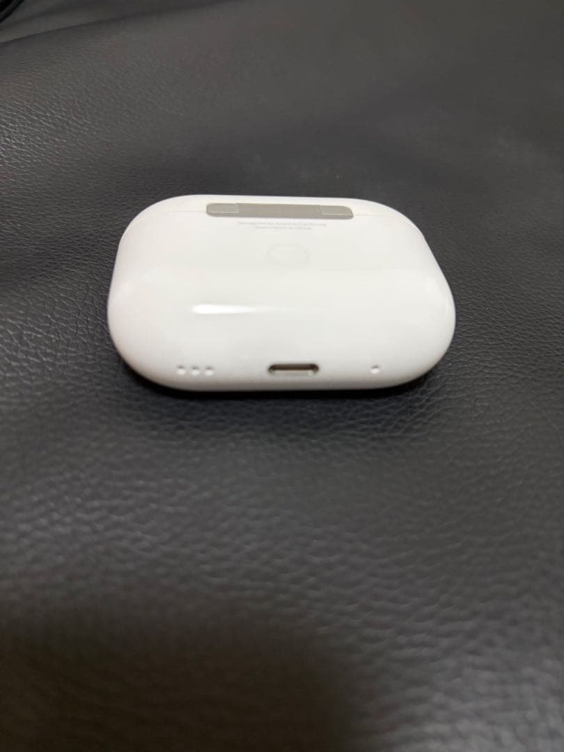 AirPods Pro 第2世代　A2700 本体 充電ケース付き　Apple