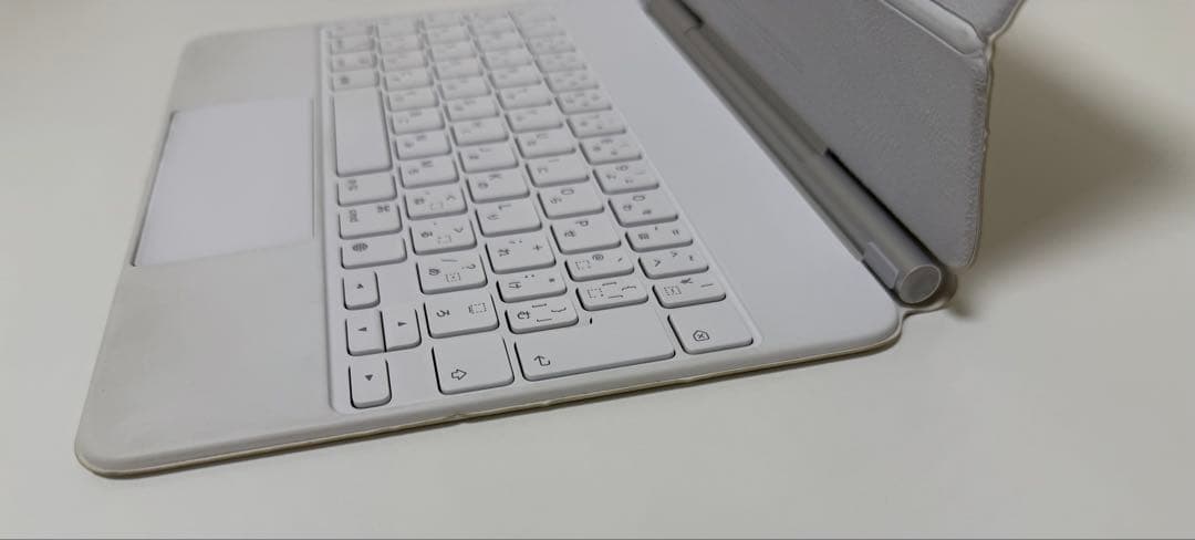 iPadAir第5世代64GBパープル　MagicKeyboardホワイト