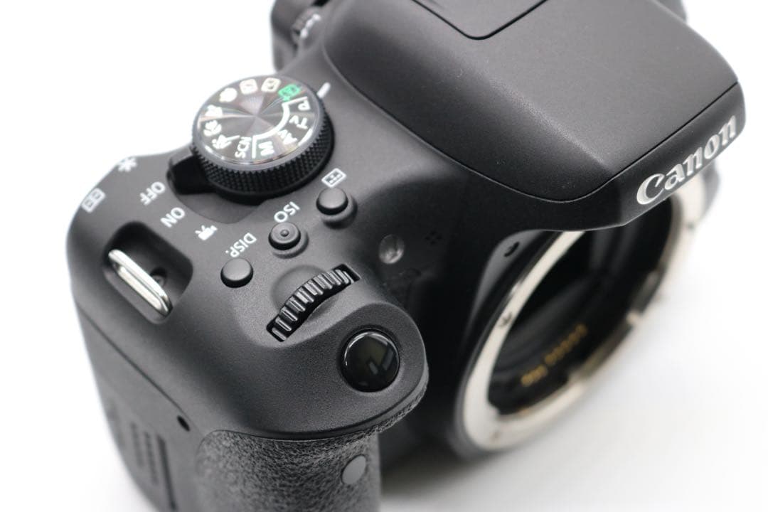 ボディ新品級 【Canon EOS Kiss X8i ダブルレンズセット】