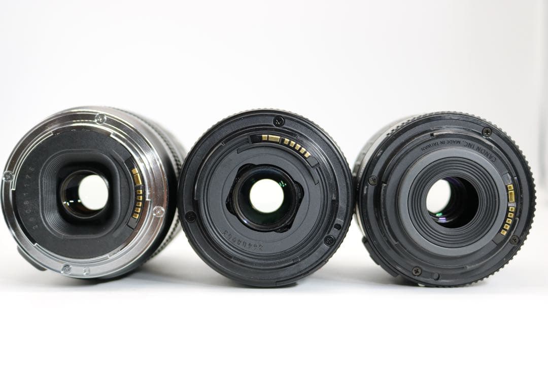 ボディ新品級 【Canon EOS Kiss X8i ダブルレンズセット】