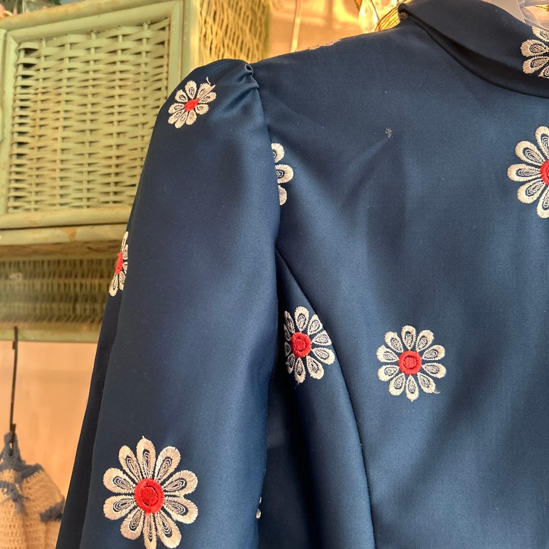 希少品　70,s vintage レトロ 花柄刺繍ワンピース　ボウタイ