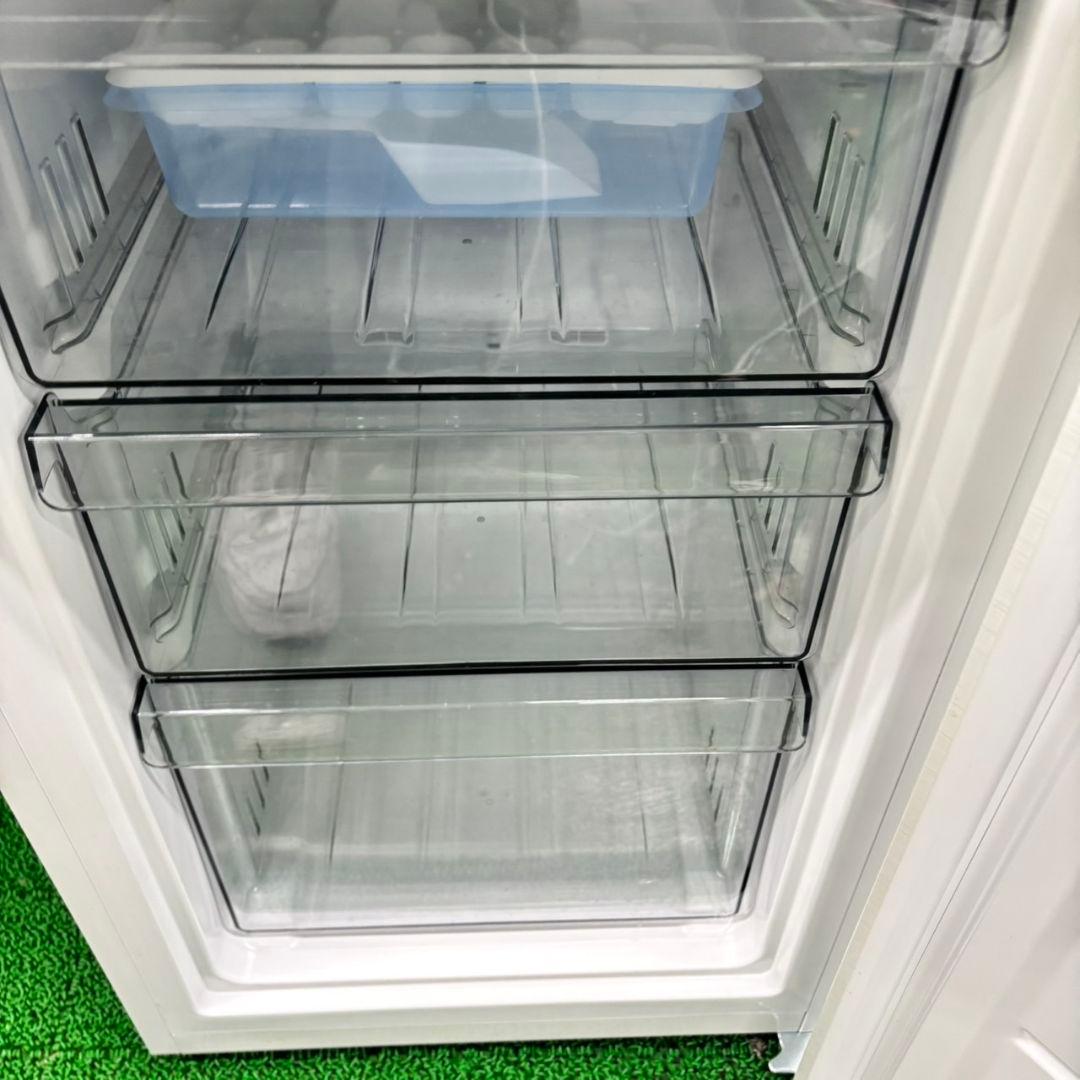 266 冷蔵庫　小型　一人暮らし　200L弱　美品　大人気　保証込　洗濯機も有