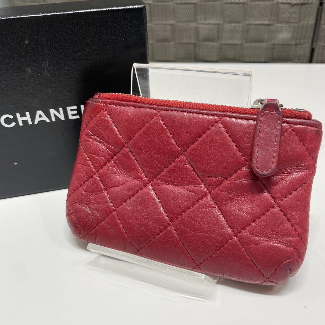 n*i様 CHANEL 赤 レザー ケース　マトラッセ
