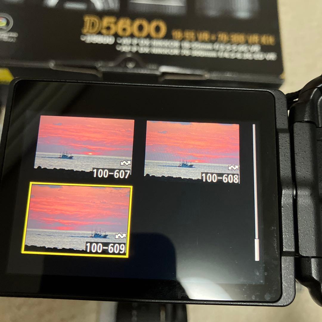 美品 Nikon D5600 ダブルレンズキット