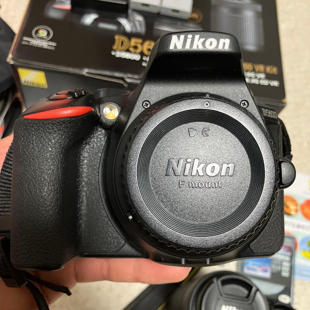 美品 Nikon D5600 ダブルレンズキット