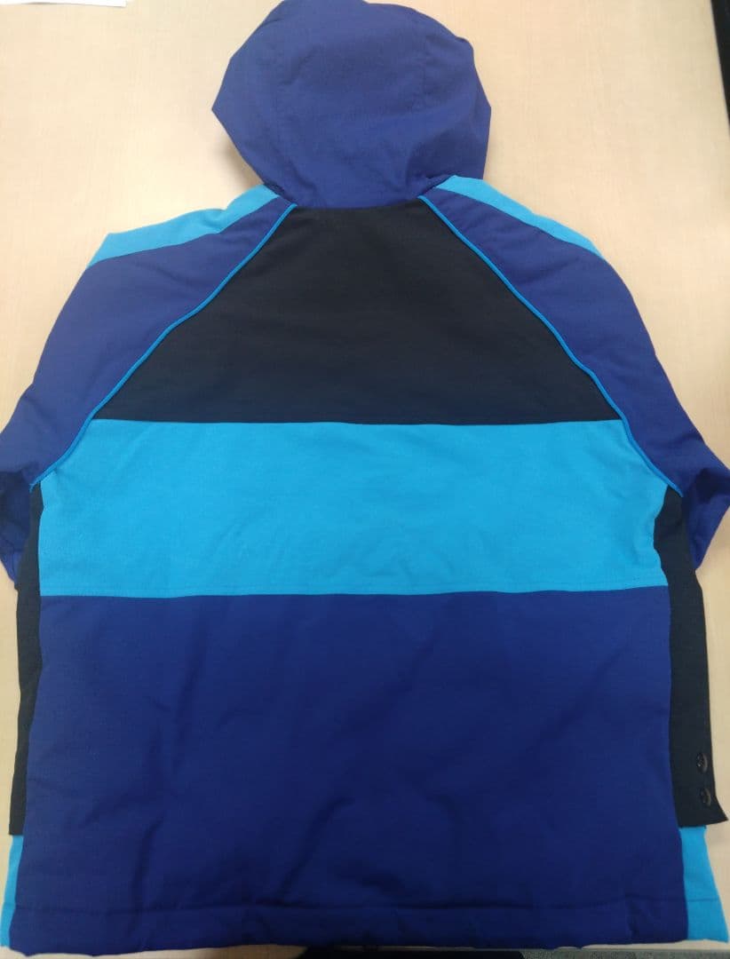 【新品未使用】ナイキレブロンプレミアムユーティリティージャケット　Ｌサイズ