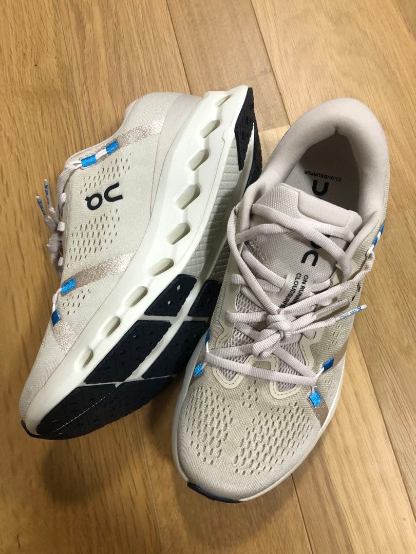 On ランニングシューズ Cloudsurfer 2 25.5cm