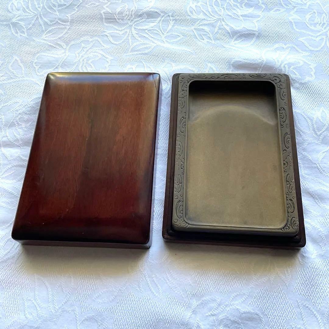 貴重　端渓の大ぶりの　すずり硯　　　　　　鷹の彫刻付き　箱付き