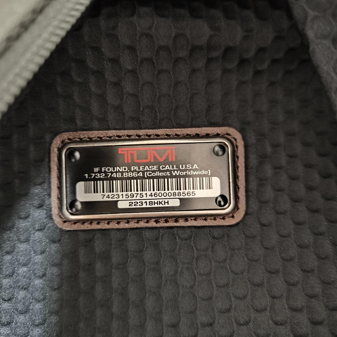 TOMI　トゥミ　ボディバック