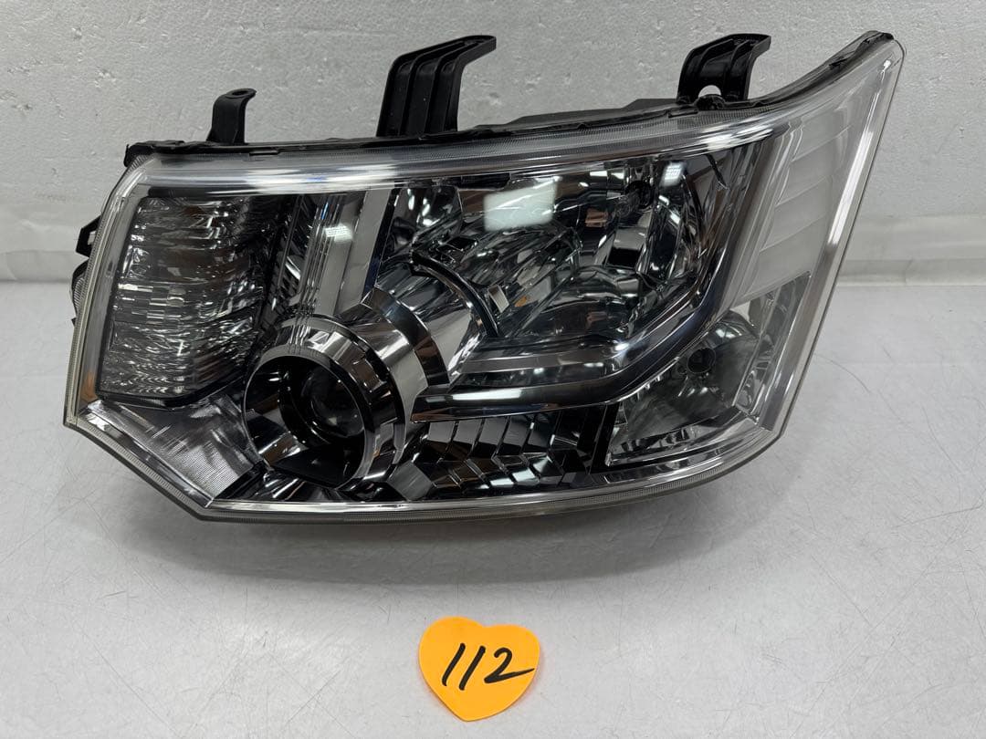 デリカ D5純正HIDヘッドライト左 KOITO 100-87918