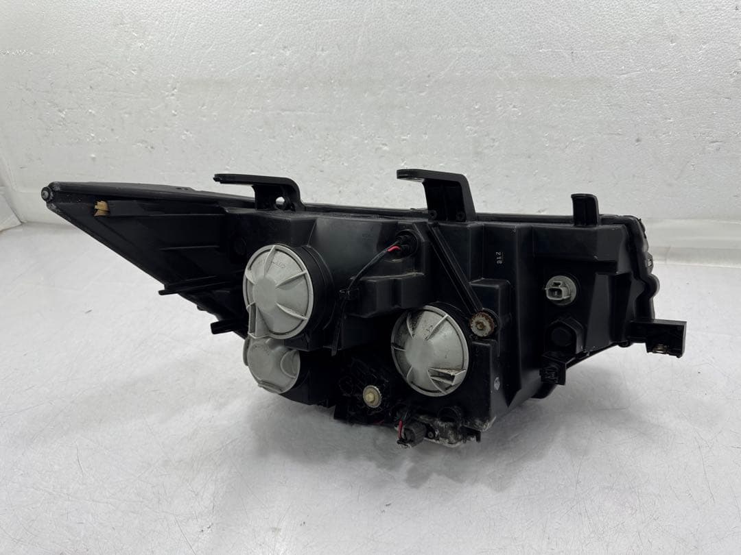 デリカ D5純正HIDヘッドライト左 KOITO 100-87918