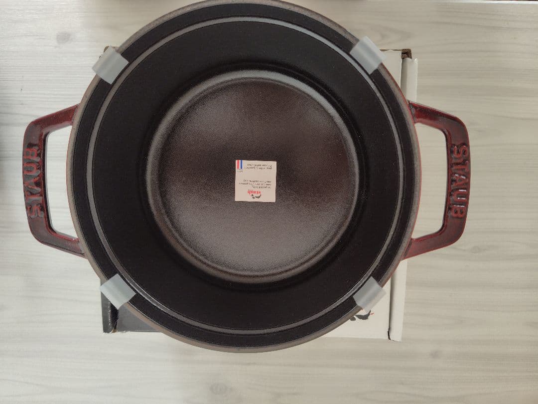 STAUB ココットラウンド１８センチ グレナティンレッド