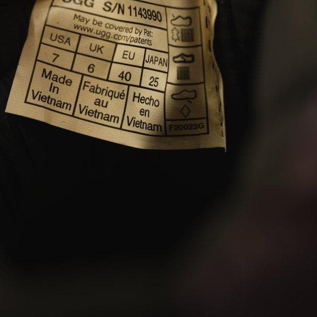 未使用同等品 UGG Classic Mini Lace-Up Weather
