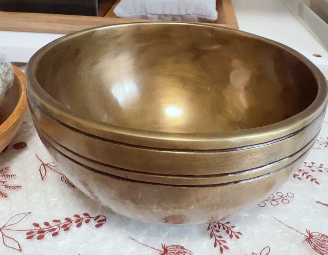 アマナマナ　超・鍛造スペシャルシンギングボウル(小)ロゴ加工とティンシャ付き