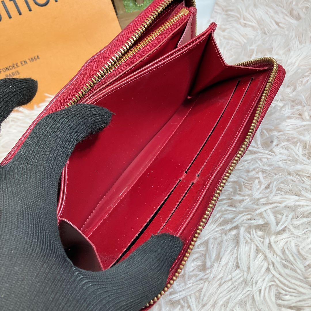 美品 ルイヴィトン ヴェルニ エナメル ジッピーウォレット レッド パテント