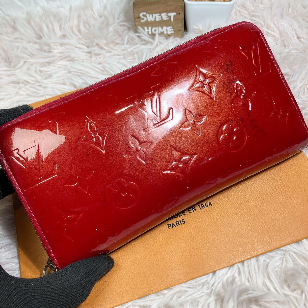 美品 ルイヴィトン ヴェルニ エナメル ジッピーウォレット レッド パテント