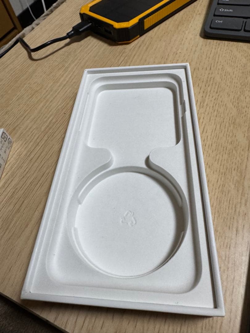 iPhone SE 64GBMHGP3J/ASIMフリーバッテリー81%ブラック