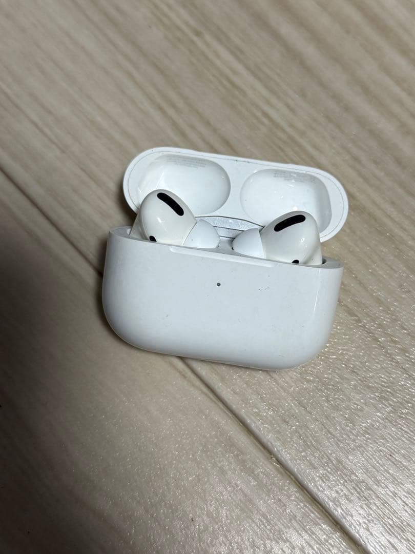 【美品】 Apple AirPodsPro 純正品 第一世代 本体 ケース付