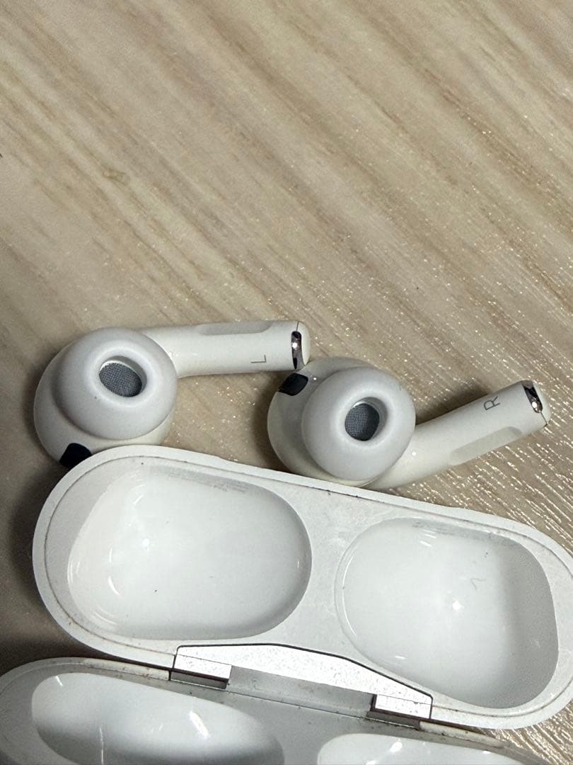 【美品】 Apple AirPodsPro 純正品 第一世代 本体 ケース付