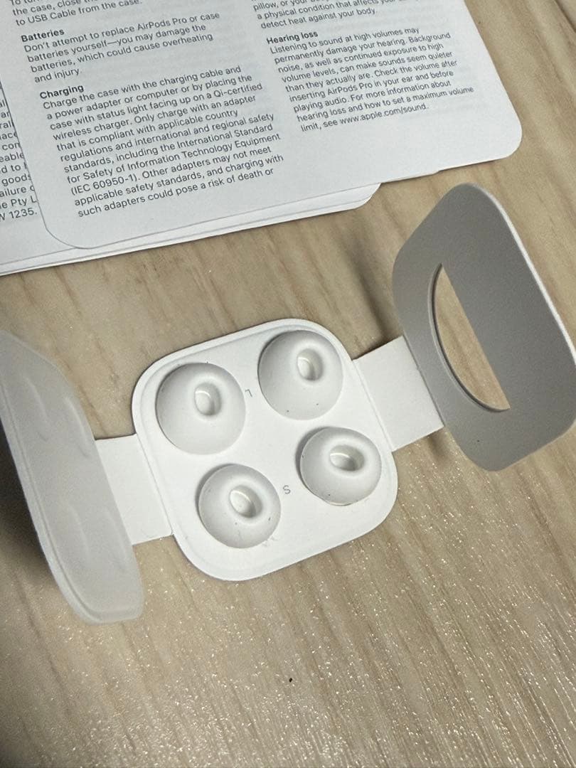 【美品】 Apple AirPodsPro 純正品 第一世代 本体 ケース付